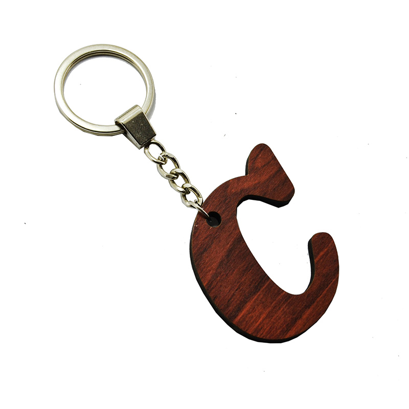 ميدالية وسلسلة مفاتيح سيارة منزل مكتب واخرى - خشب تقطيع ليزر - حرفC