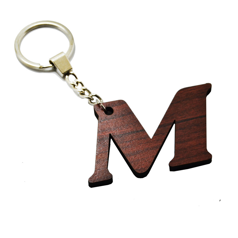 ميدالية وسلسلة مفاتيح سيارة منزل مكتب واخرى - خشب تقطيع ليزر - حرفM