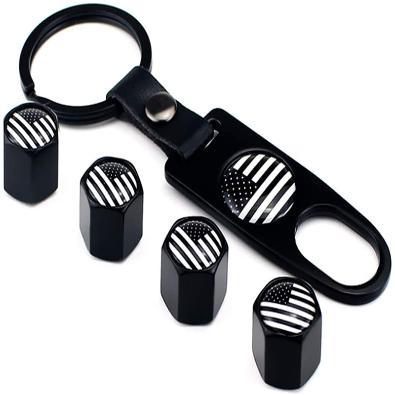 طقم غطاء بلف اطارات السيارة مع ميدالية مفتاح بلف بشعار متوافقة مع علم امريكا ابيض واسود