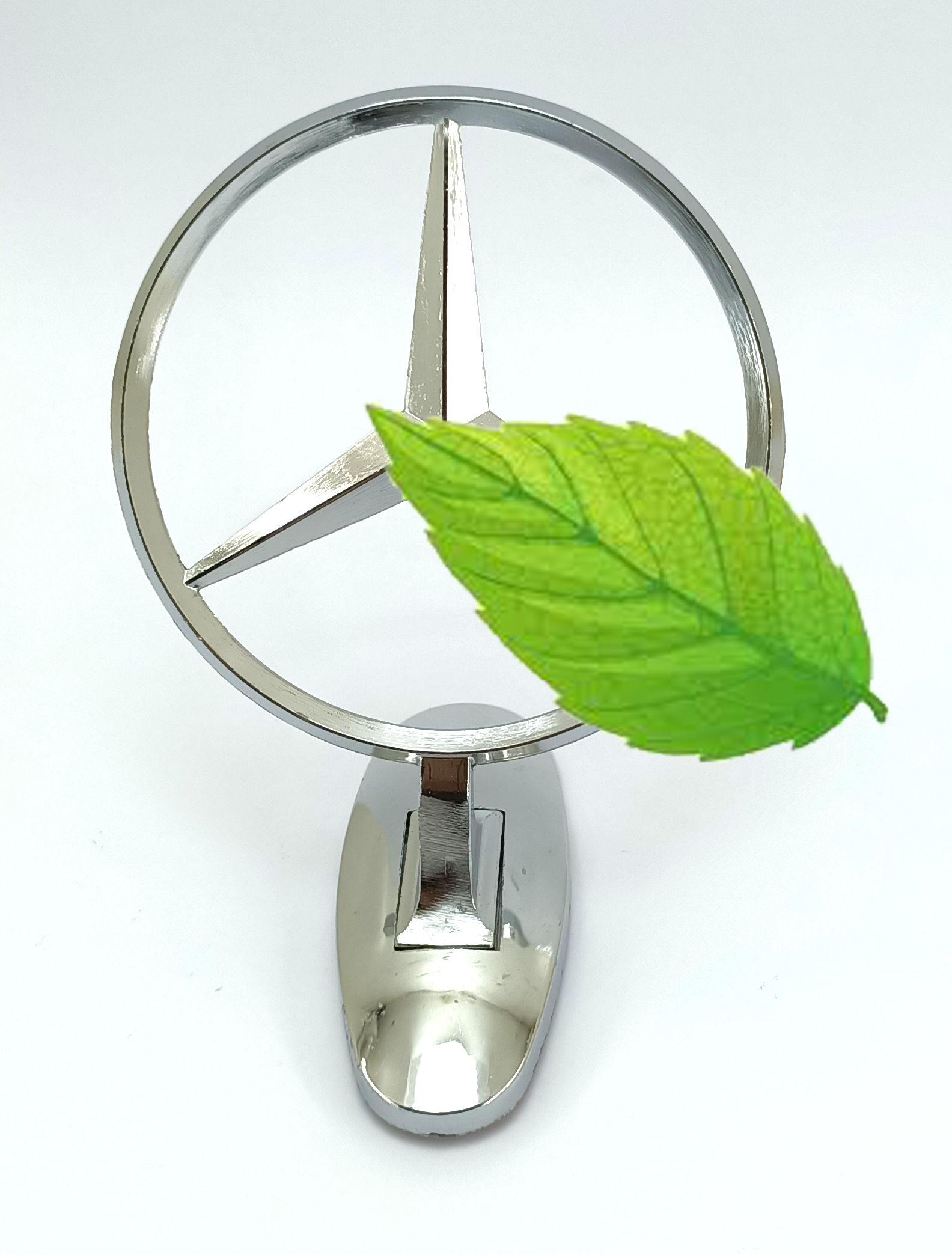 علامة شعار سيارة معدن بقاعدة لصق دبل فيس متوافقة مع مرسيدس لون سلفر