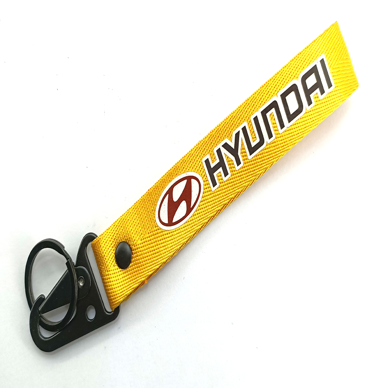 ميدالية وسلسلة مفاتيح سيارة قماش بحلقة معدن متوافق مع شعار سيارة هيونداى- لون اصفر