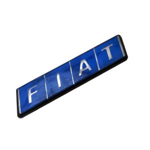 مصلق علامة وشعار سيارة 3d بارز متوافق مع سيارات كلمة FIAT لون سلفر فى اسود - مقاس 11.5 سم * 3سم