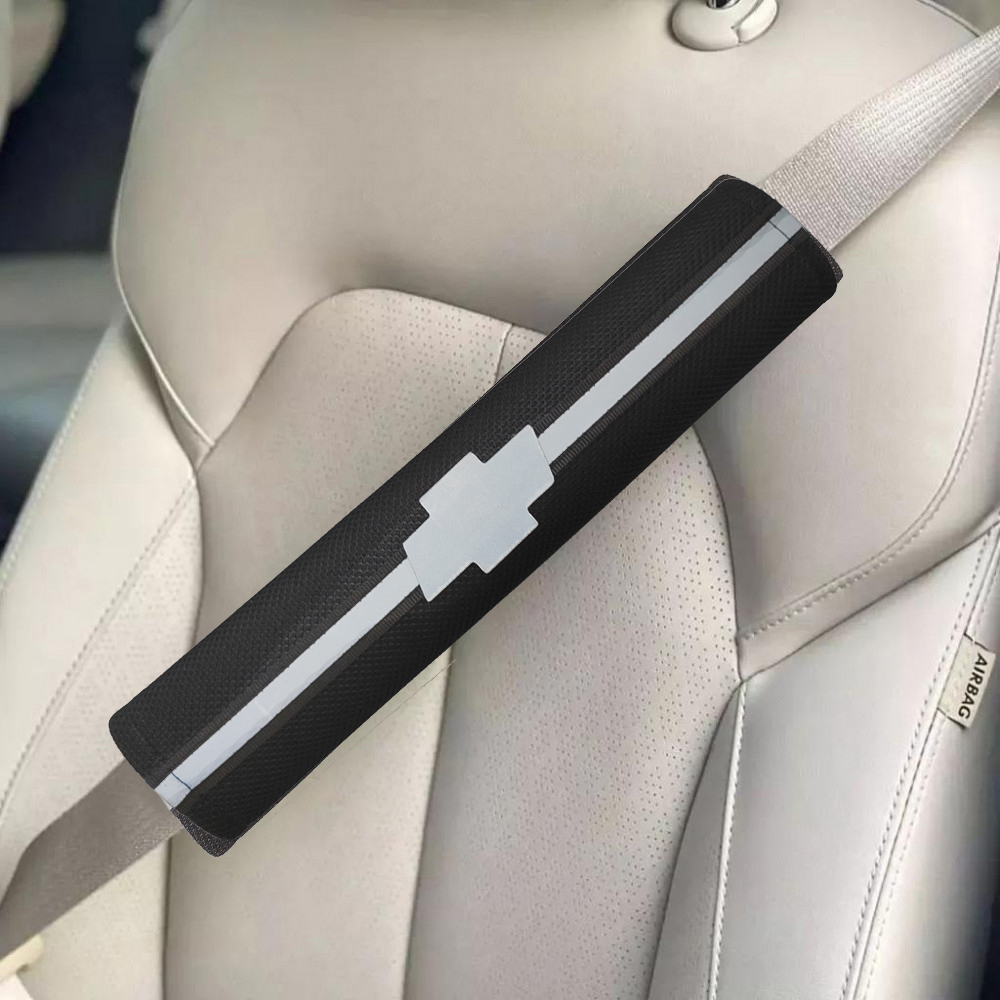 غطاء جلد لحزام امان مقعد السيارة بشريط وشعار عاكس للأضاءة 2 قطعة متوافق مع - شيفرولية - لون اسود