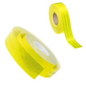 شريط عاكس ، تقنية منشورية مع مكعبات من البلورات الدقيقة يزيد من السطوع ويكون واضحًا بشكل في الليل (عش النحل اصفر ، طول 5 متر، عرض 5 سم)