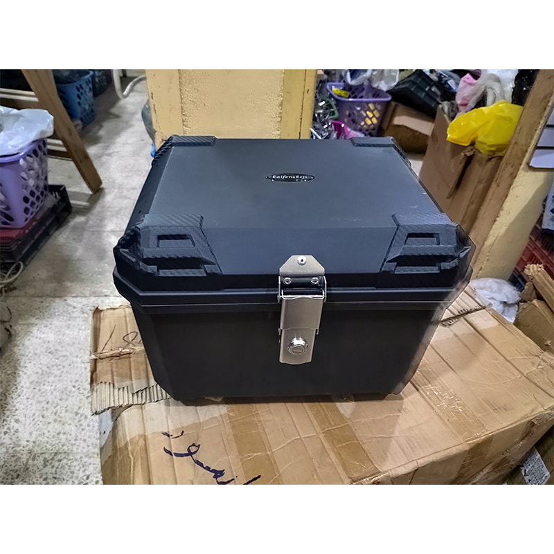 صندوق تخزين للدراجات النارية، اسود عالمي 45 لتر، غطاء علوي من الالومنيوم، صندوق خلفي للامتعة 3 صندوق تخزين للدراجات النارية، اسود عالمي 45 لتر، غطاء علوي من الالومنيوم، صندوق خلفي للامتعة - الصورة 3