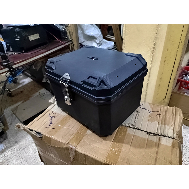 صندوق تخزين للدراجات النارية، اسود عالمي 45 لتر، غطاء علوي من الالومنيوم، صندوق خلفي للامتعة 5 صندوق تخزين للدراجات النارية، اسود عالمي 45 لتر، غطاء علوي من الالومنيوم، صندوق خلفي للامتعة - الصورة 5